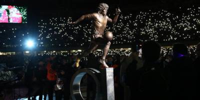 Heykeli adını taşıyan stada dikildi