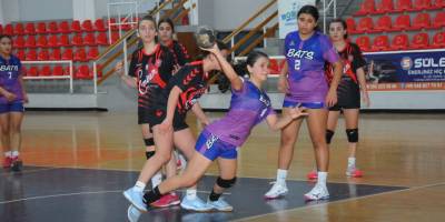 İlk finalist Şahlan