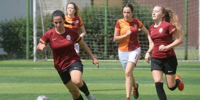 Kara, tarihi derbide forma giydi