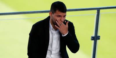 Gözyaşları ile futbolu bıraktı