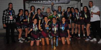 UKÜ şampiyonluğa uzandı