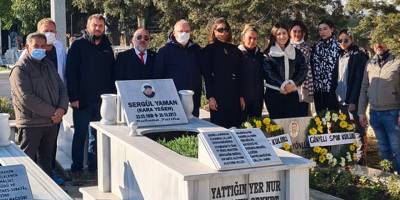 Yönlüer kabri başında anıldı