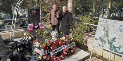 Mete Adanır kabri başında anıldı