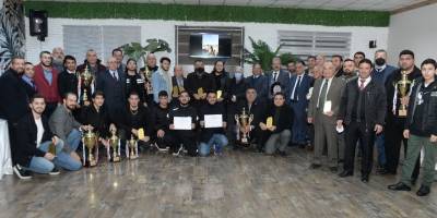 Güreşte ödüller verildi