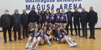 U14 Kızlar Ligi şampiyonu Çamlık Spor