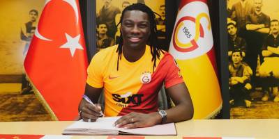 Gomis imzayı attı