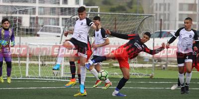 U15 gollü başladı