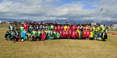 Küçükler Özgüren anısına oynadı