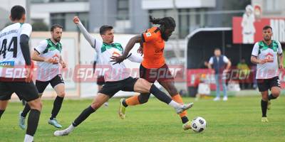 Forest yarı finale göz kırptı: 3-0