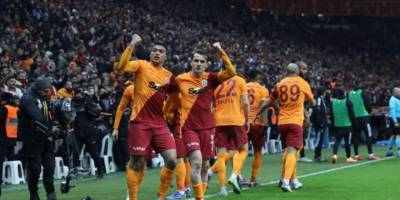 Derbide gülen Galatasaray
