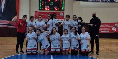 Levent Koleji lider çıktı