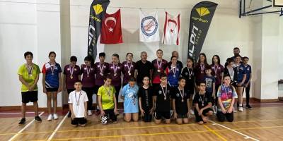 Badmintonda turnuvalar sürüyor