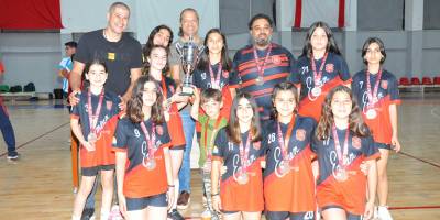 Kızlarda Şahlan, erkeklerde YDÜ şampiyon