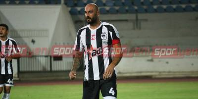 Antrenörlüğe adım atıyor