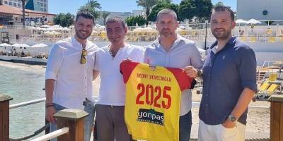 Dumlupınar’da imzalar 2025’e atıldı