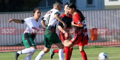 Kadınlar Ligi’nde heyecan sürüyor