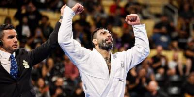 Dünya şampiyonu başından vurularak öldürüldü