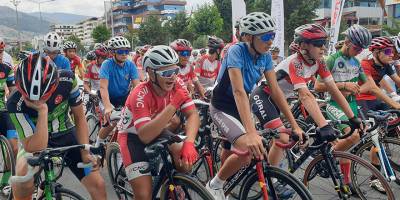 Pedallar başarı için dönüyor