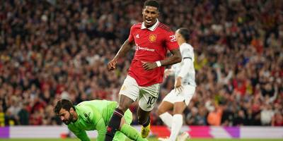 Manchester United, Liverpool'a patladı: 2-1