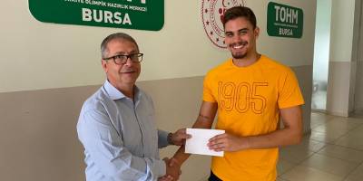 Hem teşekkür hem de sitem etti