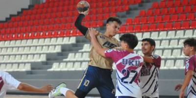 Hentbolda gollü gece