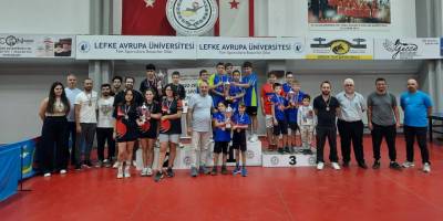 Masa tenisinde Bekiroğulları ve GAÜ şampiyon