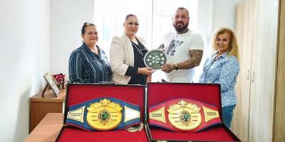 Lefke Yardım ve Halk Derneği'nden Turunç'a plaket