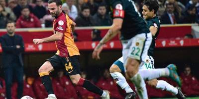 Galatasaray zorlansa da turladı