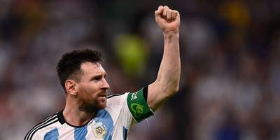 Messi, Maradona ve Ronaldo'yu geçti