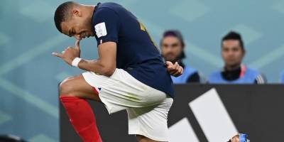 Alkollü içki logosu önünde poz vermeyi reddetti