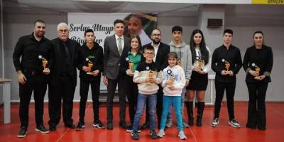 Masa tenisi camiası yeni yılı kutladı