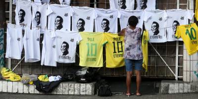 Pele son yolculuğuna uğurlanıyor