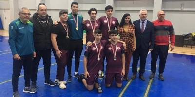 Lise badmintonda YDK üstünlüğü