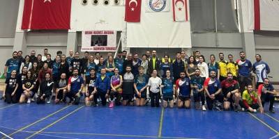 Badmintonda geleneksel turnuva oynandı