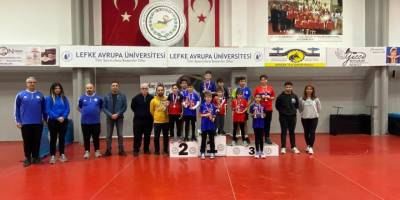 Masa tenisinde Ferdi Klasman Turnuvası düzenledi