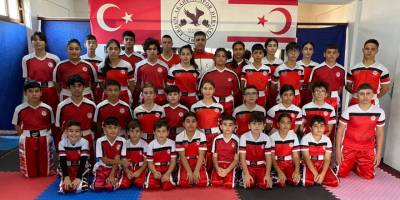 Kuşak sınavında 93 sporcu başarılı oldu