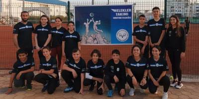 Kortlarda raketler Sabancı anısına yarışıyor