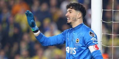 Altay Bayındır 4 yıl daha Fenerbahçe'de