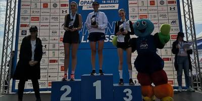 Suna Evran Elmas, Limasol’da kürsüde