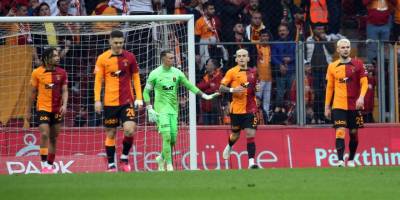 Galatasaray derbi öncesi takıldı