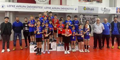 Özüm, Liva, Kuzey ve Arel şampiyon