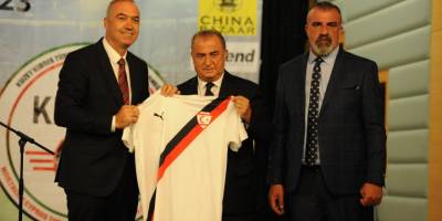 Antrenörler dolu dolu bir seminer geçidi