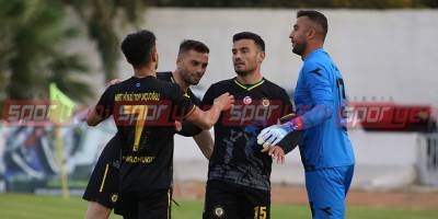 Futbolu bıraktığını açıkladı