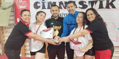 Cimnastikçiler gururlandırdı