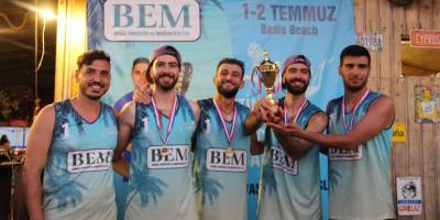 Çetintaş anısına oynadılar