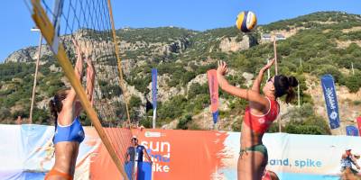 Merve-Esra ikilisi Muğla’da yarı finalde