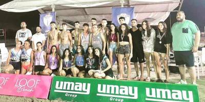 Plajda voleybol heyecanı yaşandı