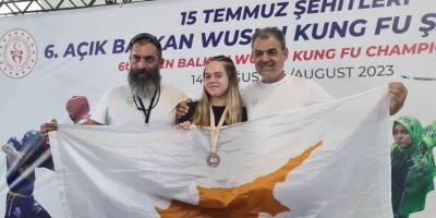 Kıbrıslı Rum sporcu Edirne’de kürsüde