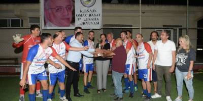 Spor yazarları Omaç Başat anısına oynadı