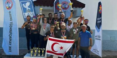 Yamaçparaşütünde gelenek bozulmadı